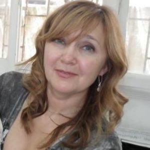 Meet your Posher, Larissa